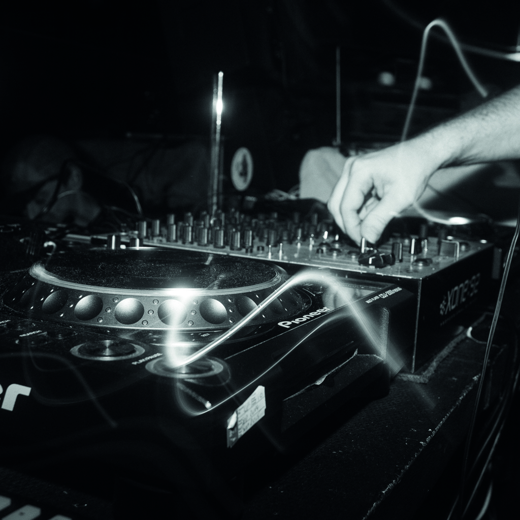 ED SOLO IN NEWCASTLE PHOTOGRAPHY